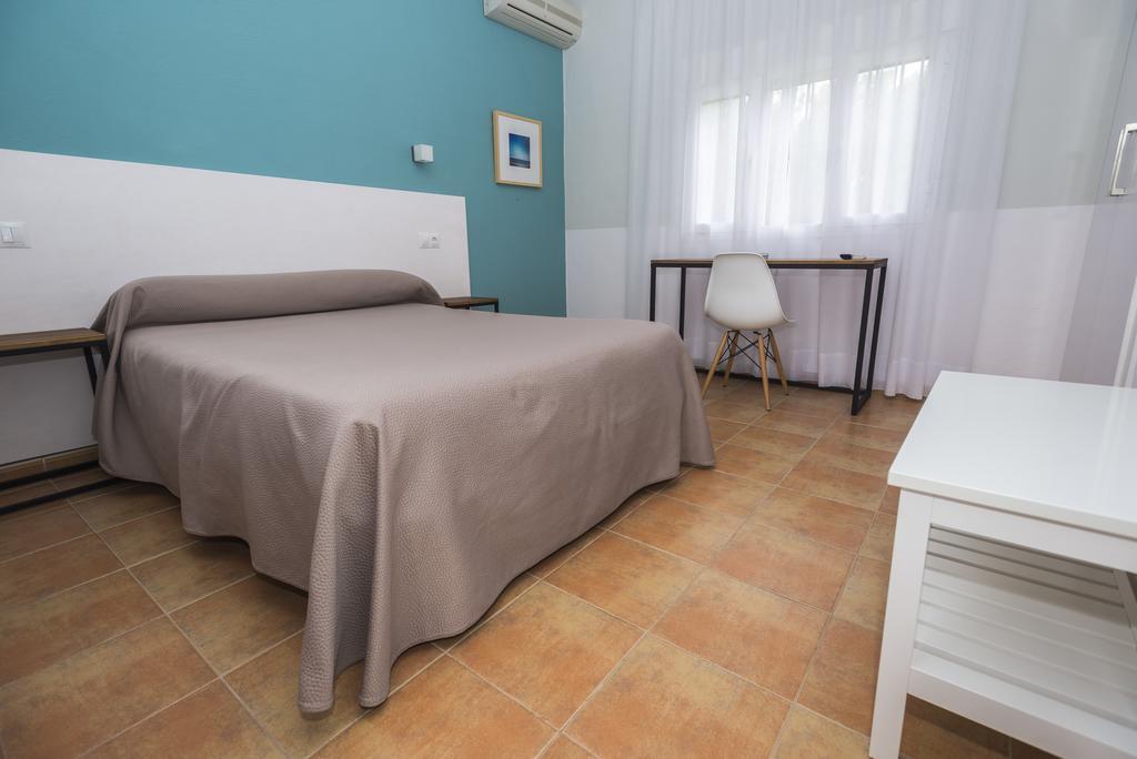 Hostal Las Cumbres Conil De La Frontera Exterior photo