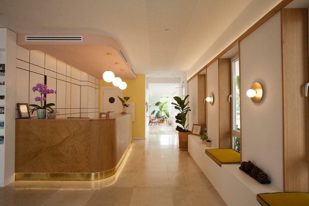 Hostal Las Cumbres Conil De La Frontera Exterior photo