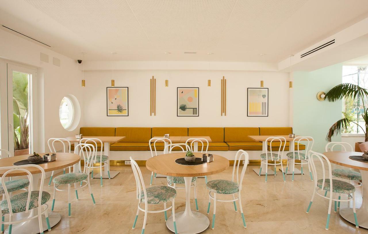 Hostal Las Cumbres Conil De La Frontera Exterior photo