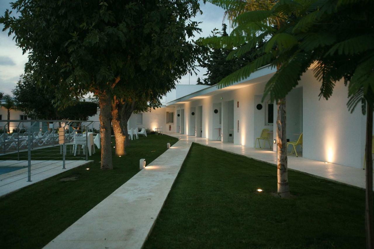 Hostal Las Cumbres Conil De La Frontera Exterior photo