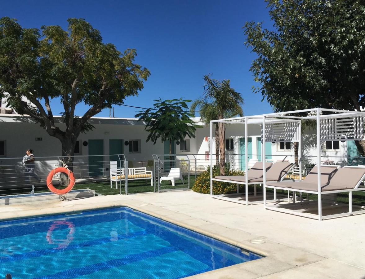 Hostal Las Cumbres Conil De La Frontera Exterior photo