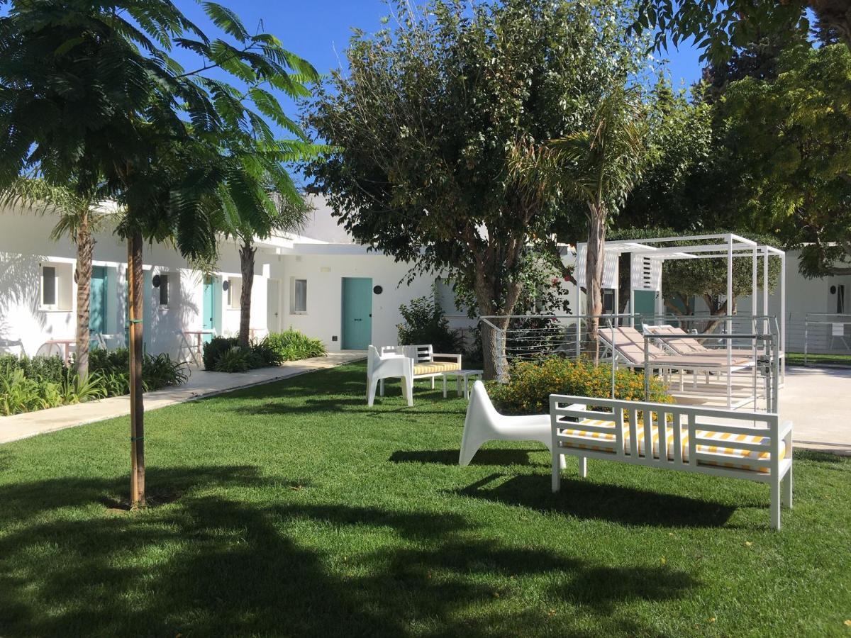 Hostal Las Cumbres Conil De La Frontera Exterior photo