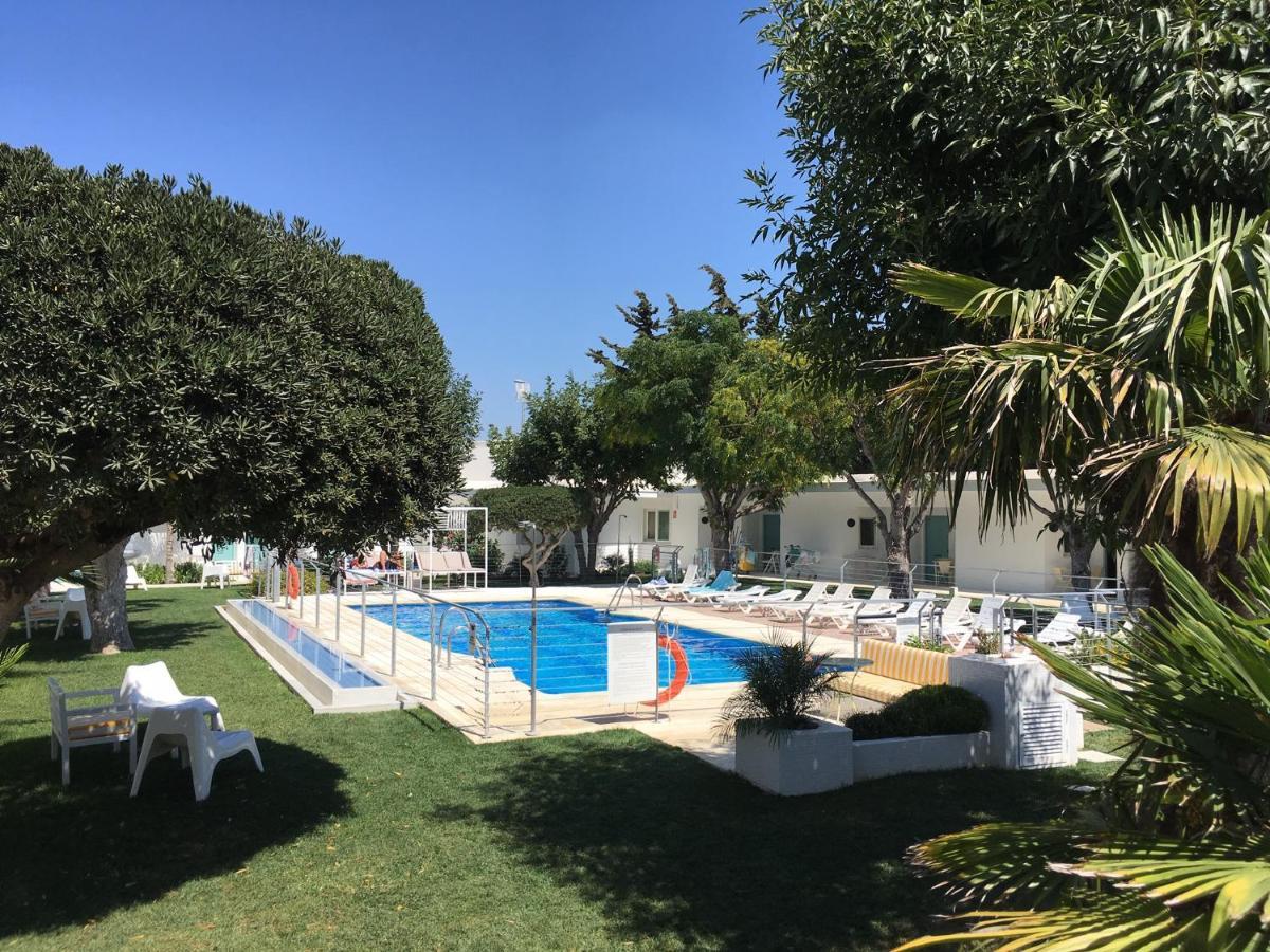 Hostal Las Cumbres Conil De La Frontera Exterior photo