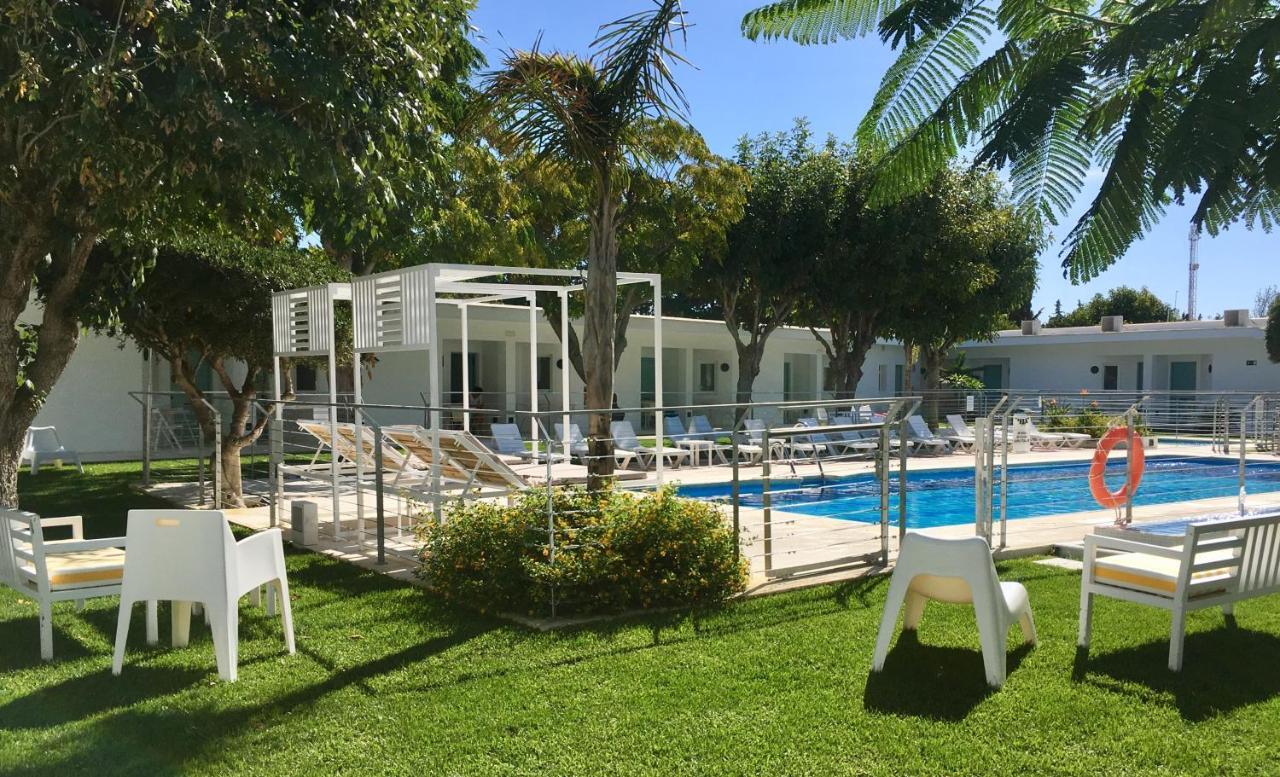 Hostal Las Cumbres Conil De La Frontera Exterior photo